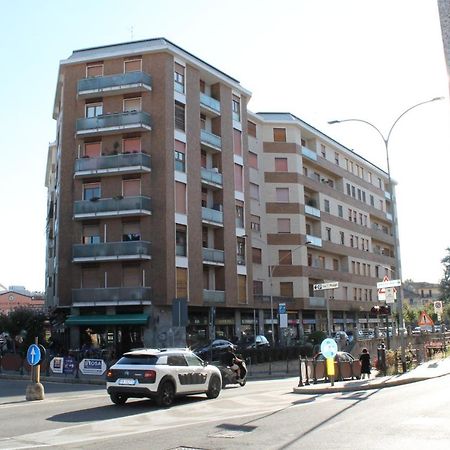 L'Appartamento Della Stazione Di 萨龙诺 外观 照片
