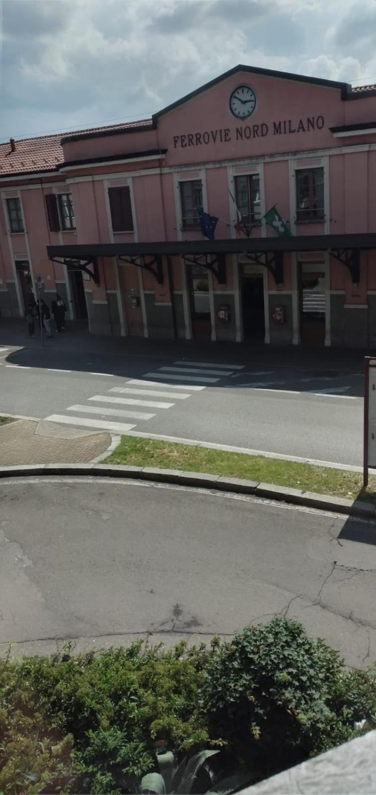 L'Appartamento Della Stazione Di 萨龙诺 外观 照片